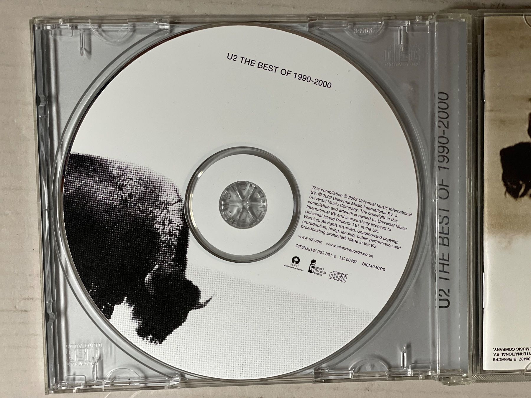 CD: U2-The Best – Usato da Muri b. Bern venduto da AdidasCollector 3