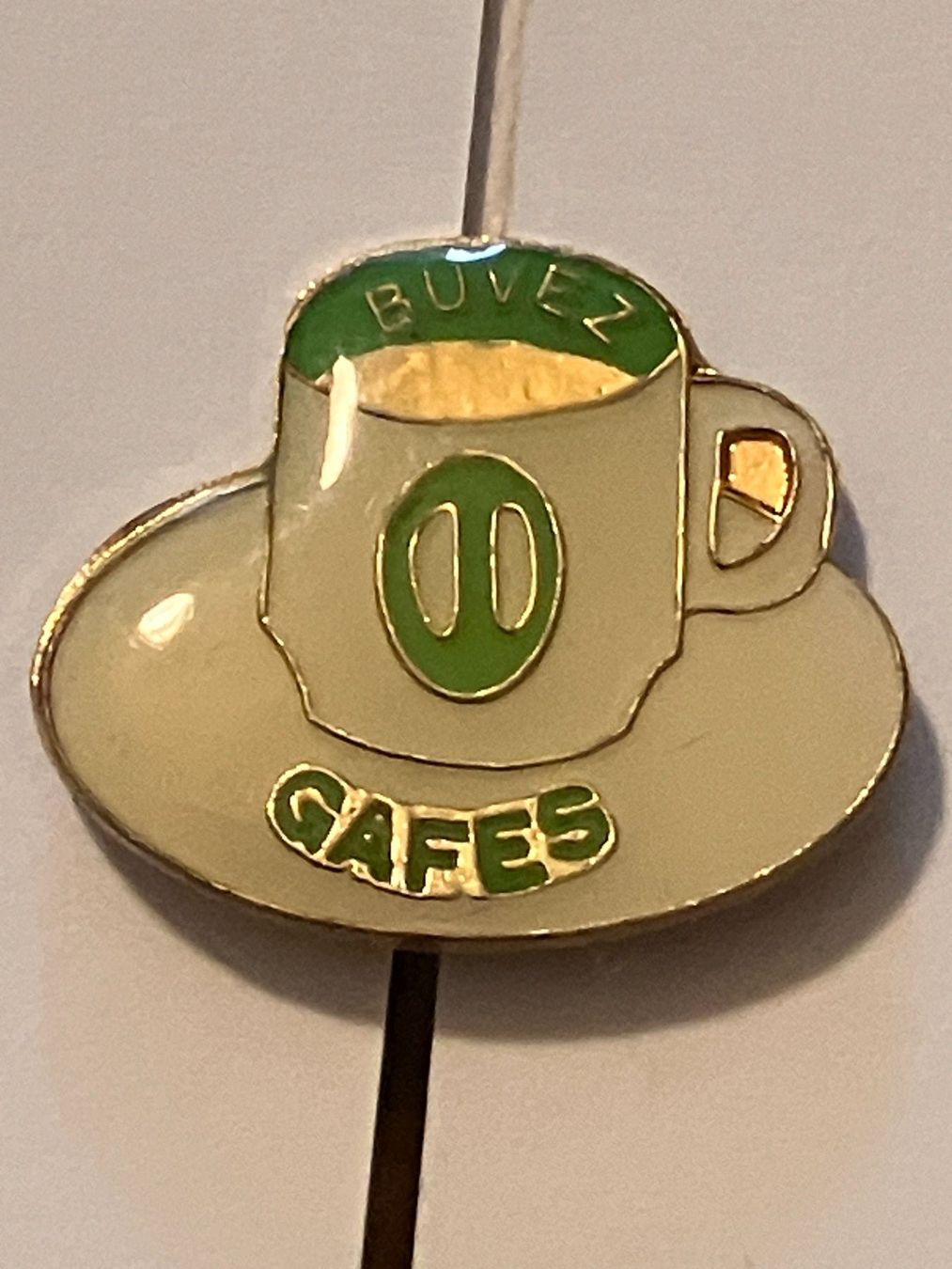 Placchette & Badge: 1 Pin Buvez Cafes – Usato da Basel venduto da djwwpp