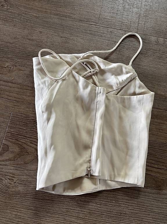 H&M Tops: NEUES Crop Top Seidenoptik S – Gebraucht aus Sursee von leni.leni 2
