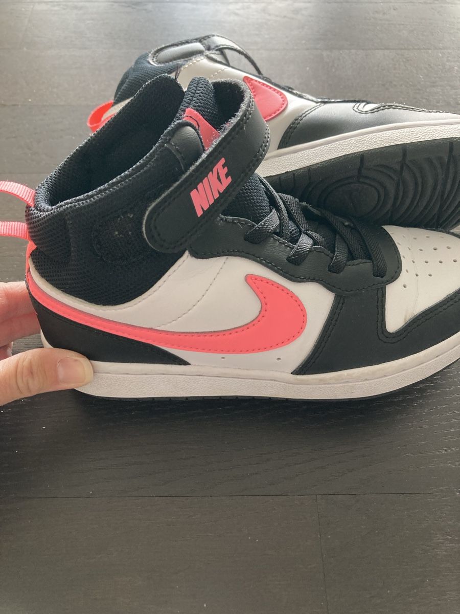 Chaussures filles: Nike Sneaker, Kinder – D'occasion à Wetzikon ZH par Geri73 2