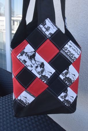 Shopper- oder Bade-Tasche mit Matterhornmotiv mit Täschchen