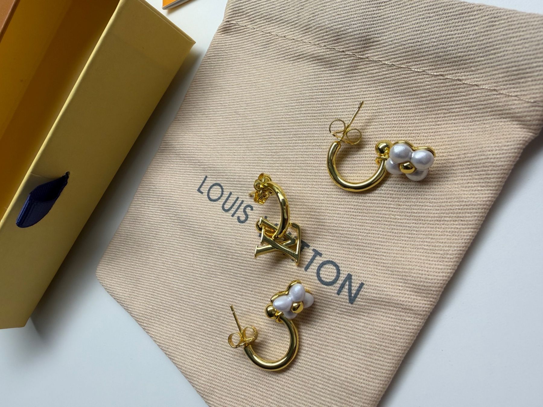 Louis Vuitton Orecchini pendenti & Orecchini a lobo: Louis Vuitton Floragram M01025 – Usato da Rebstein venduto da gad_gz8q 2