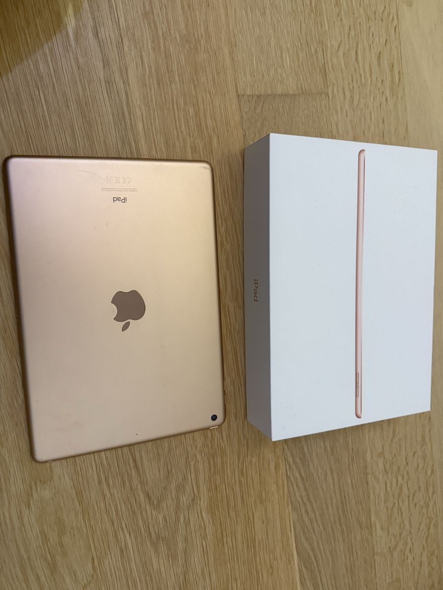 Apple Tablet PC: Verkaufe Ipad mit Smart Keyboard und Apple Pencil – Usato da Baar venduto da lad_s9mg 2