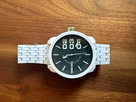 Diesel Herrenuhr – Weiss / Schwarz – Oversize Design