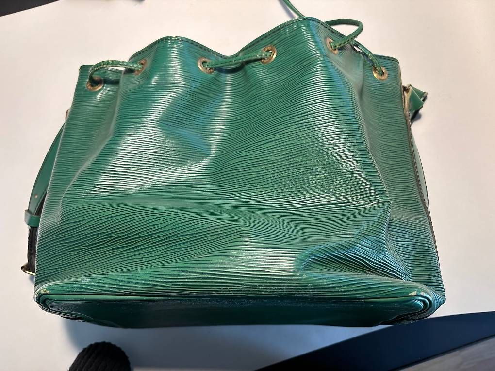 Taschen für Damen: Louis Vuitton Petit Noe – Gebraucht aus Zürich von m.herranz 2