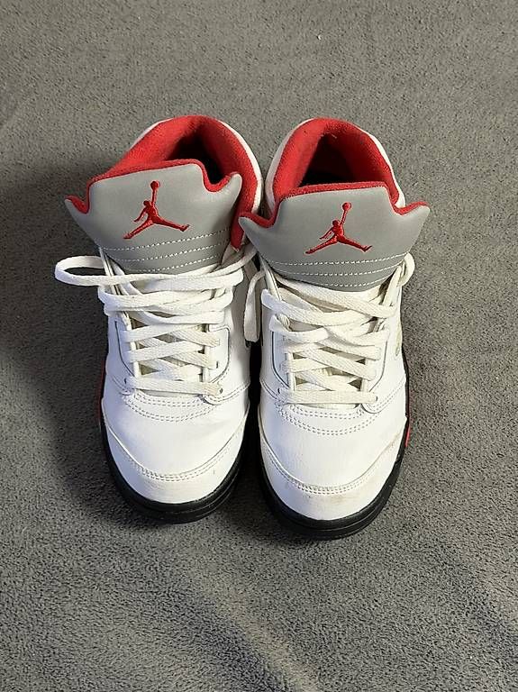Scarpe per ragazzi: Chaussures Nike Air Jordan 5. Taille 33 – Usato da Montreux venduto da DMtop 1