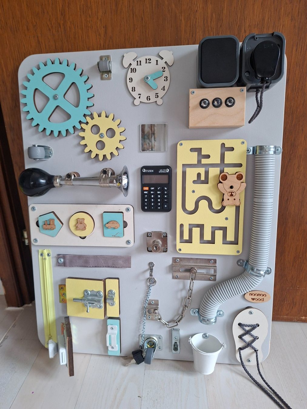 Wandtafeln: Wandtafel Montessori – Gebraucht aus Forch von kondi5000