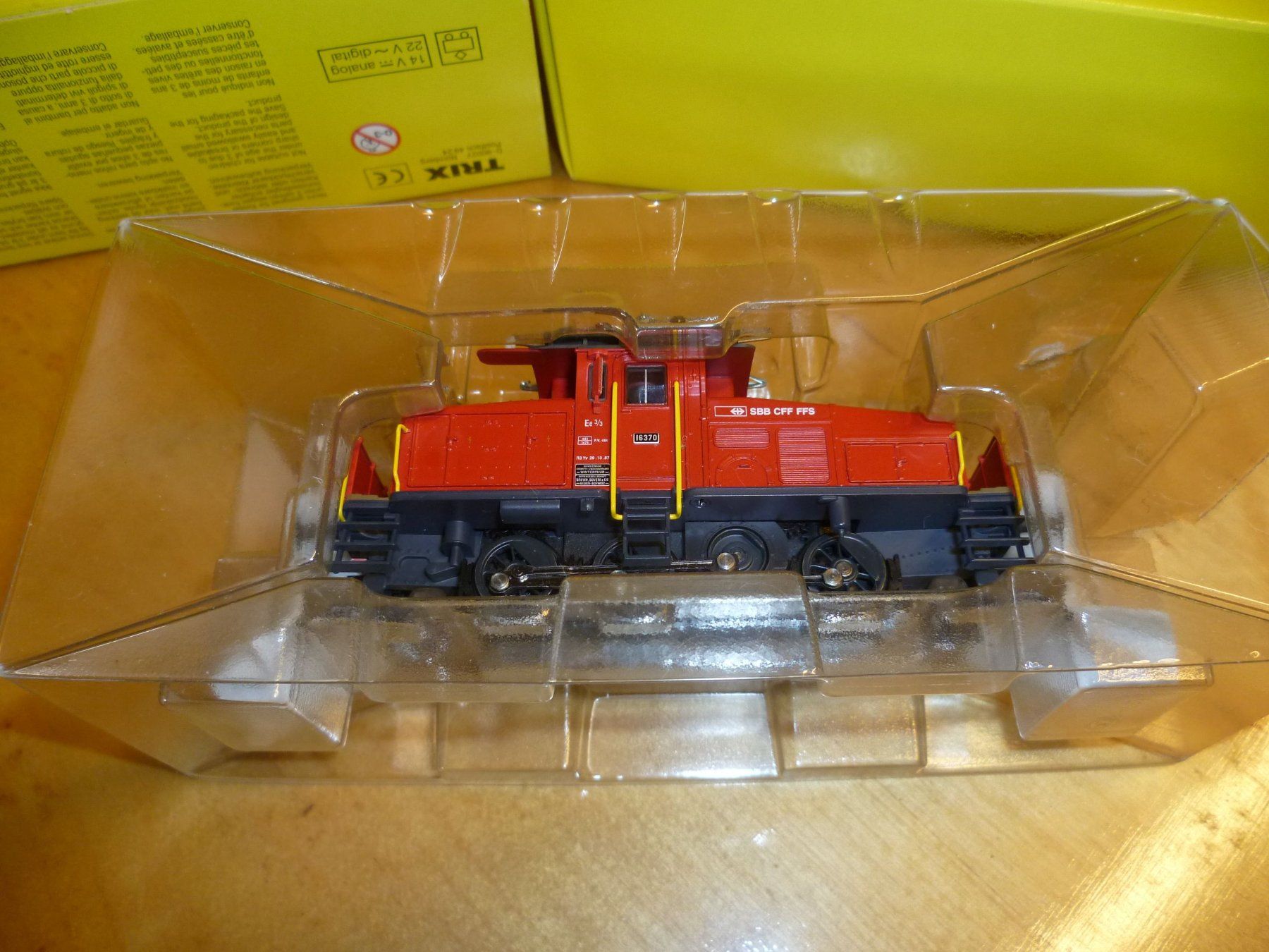 SBB/CFF/FFS Modelleisenbahnen: SBB Ee3/3 H0 DC – Neu und originalverpackt aus Rickenbach BL von umro11 4