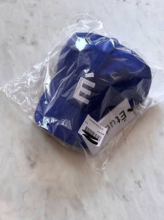 Casquette Études Studio bleue.