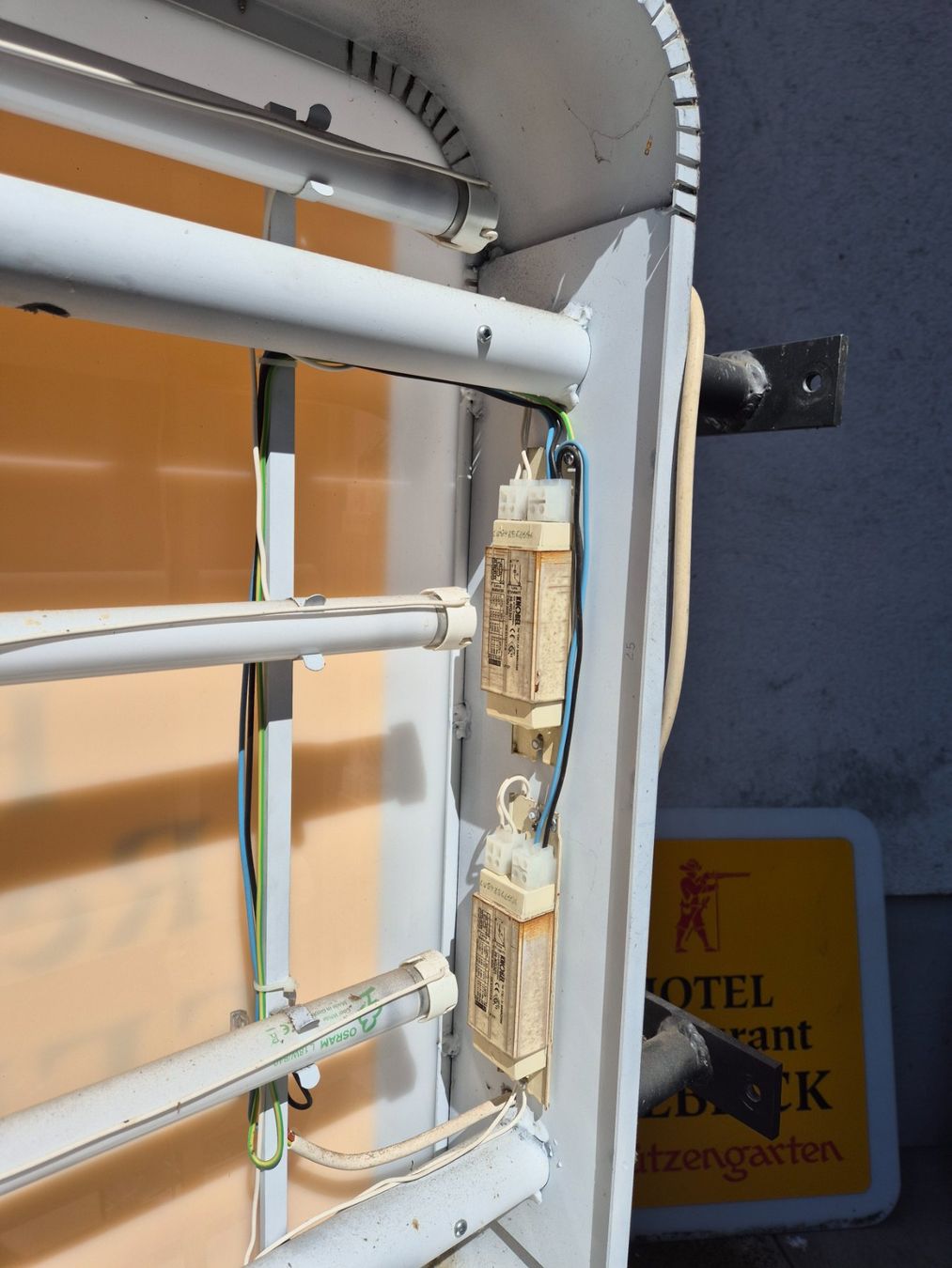 Lampade: Bier Leuchtrklame Brauerei Schützengarten – Usato da St.Gallen venduto da Stocken64 4