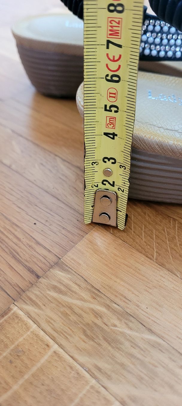 Damenschuhe: Sommer Sandale mit Strass, Gr. 38, neuwertig – Neu (gemäss Beschreibung) aus Emmenbrücke von gatasalvache 4