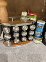 Gewürzständer mit 12 Gewürzen