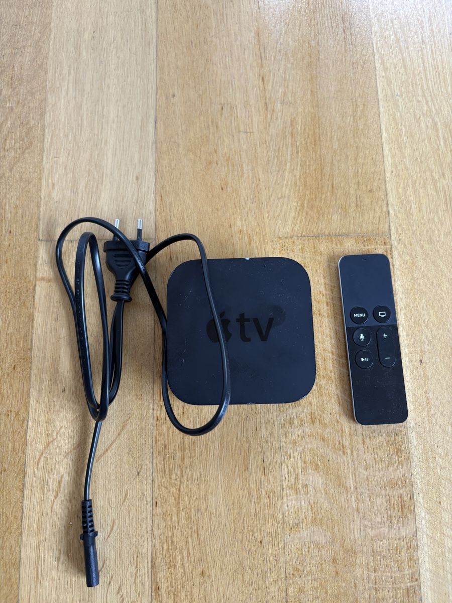 Apple Multimediaplayer & Streamer: Apple TV A1625 – Gebraucht aus Zürich von MiboBibo4