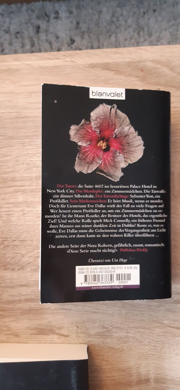 Libri: J. D. ROBB Krimis – Usato da Altendorf venduto da Medili1 2