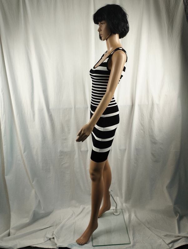 Mango Kleider: MANGO Basic schwarz-weiss Kleid Gr. XS – Gebraucht aus Schübelbach von Restwert_Schubelbach 1