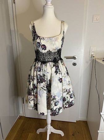 Kleid Marchesa Notte