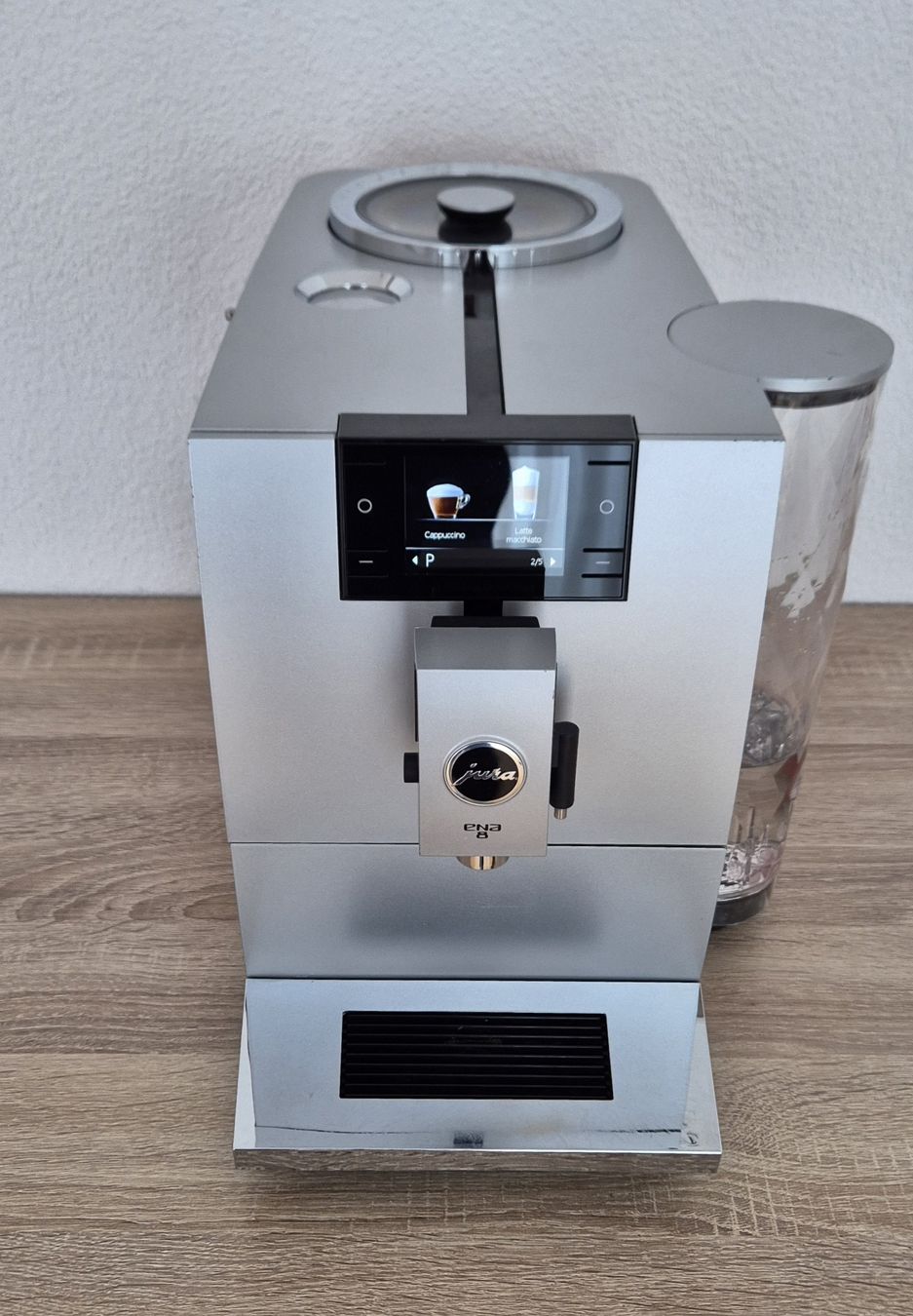 Jura Macchine per caffè & Macchine per espresso: Jura Kaffeevollautomat Ena 8 -Sunset Red – Usato da Sursee venduto da Marcelo.22