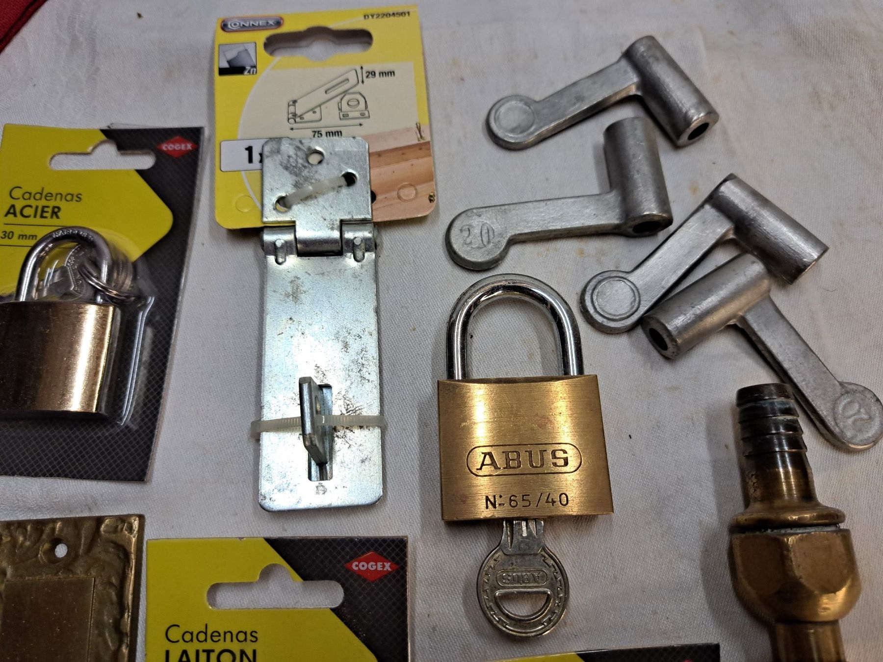 Lucchetti: ANCIENNE POIGNEE CADENAS DIVERS – Usato da couvet venduto da carlin01 2