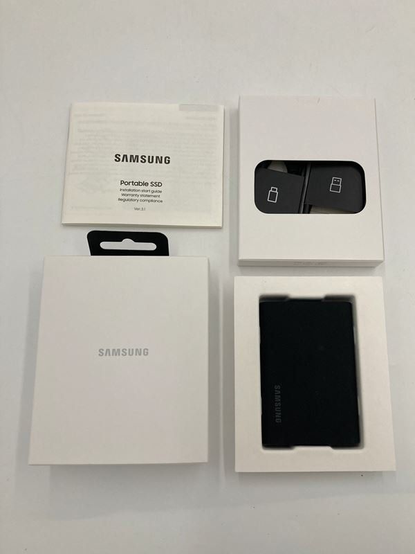 Samsung Dischi rigidi: SAMSUNG | T9 | Portable SSD | 2TB | Schwarz – Usato da Wittenbach venduto da Restwert_St-Gallen 4