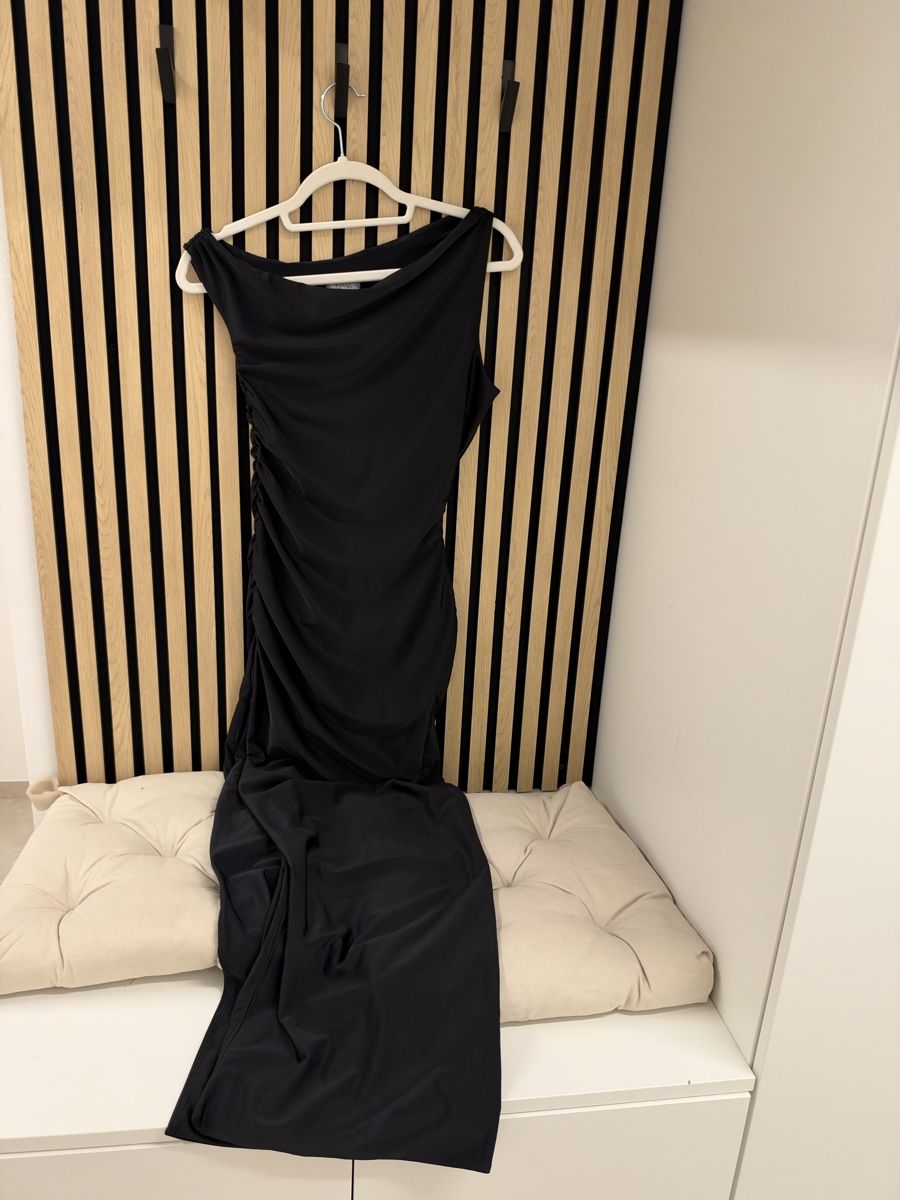 Oh Polly Vestiti: OhPolly One Shoulder Maxikleid – Usato da Illnau venduto da iva_ck2d 1
