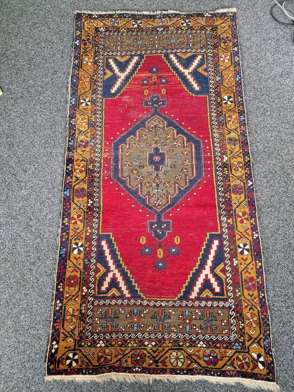 Teppiche: Teppich – Gebraucht aus Untersiggenthal von jumath