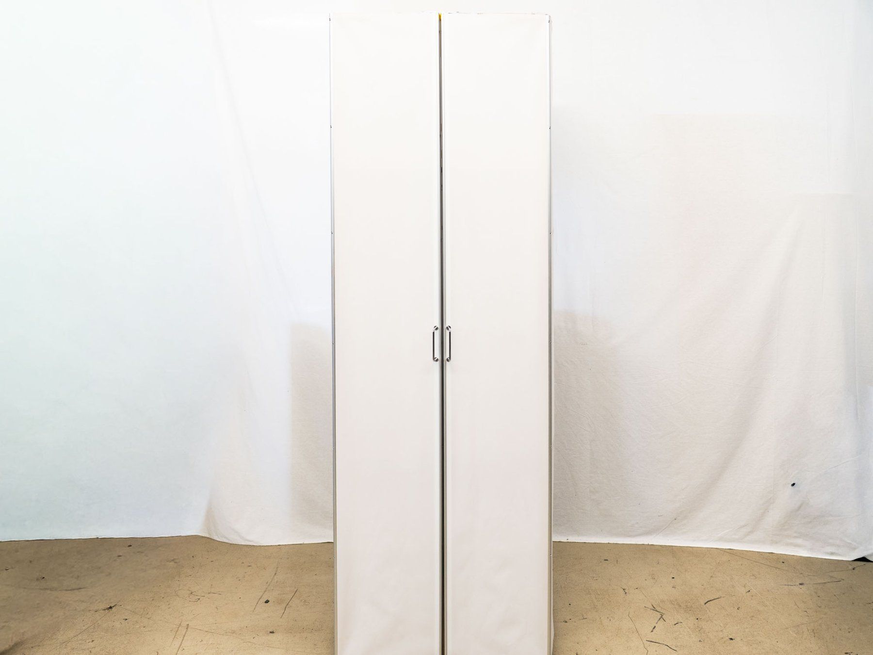 Thut Armadi: Thut Folien-Schrank 385 - Designklassiker - Ref. 05/50 – Usato da Au ZH venduto da BrockiAu 1
