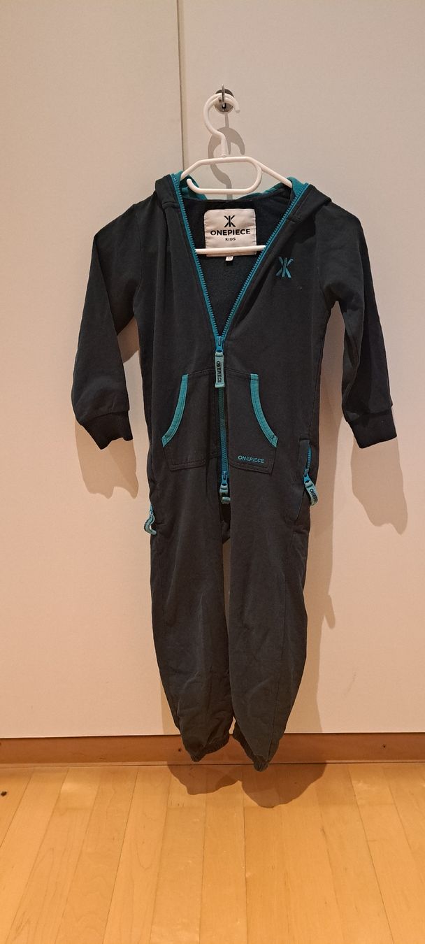 Tute: Overall von Onepiece, Grösse 110 – Usato da Hinterkappelen venduto da Anbal