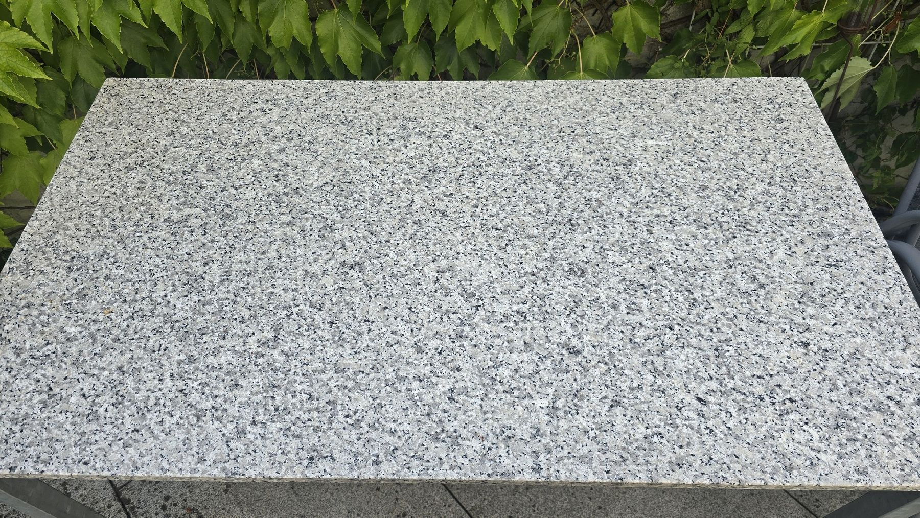 Set di tavolo e panche: Granittisch und 4 Stühle – Usato da Maur venduto da mue_7cvc