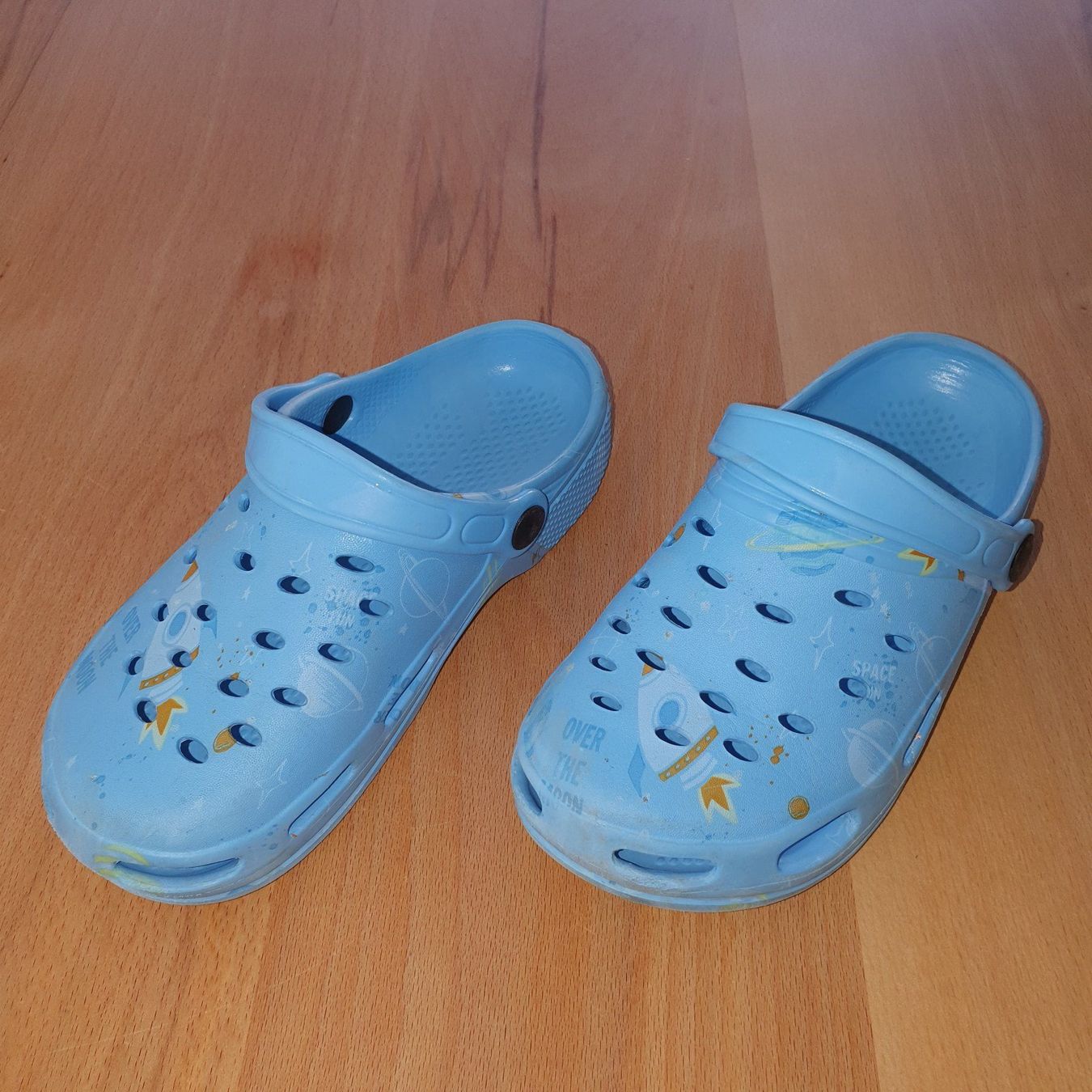 Scarpe per ragazzi: Plastikschuhe / Finken, Gr. 35 – Usato da Bilten venduto da pelanov