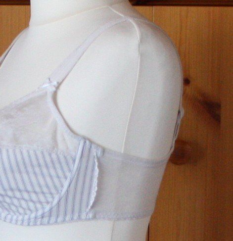 Altra biancheria intima: BH weiss-blau 85DD (18) – Usato da Flüelen venduto da Diversicum-Curvy 3