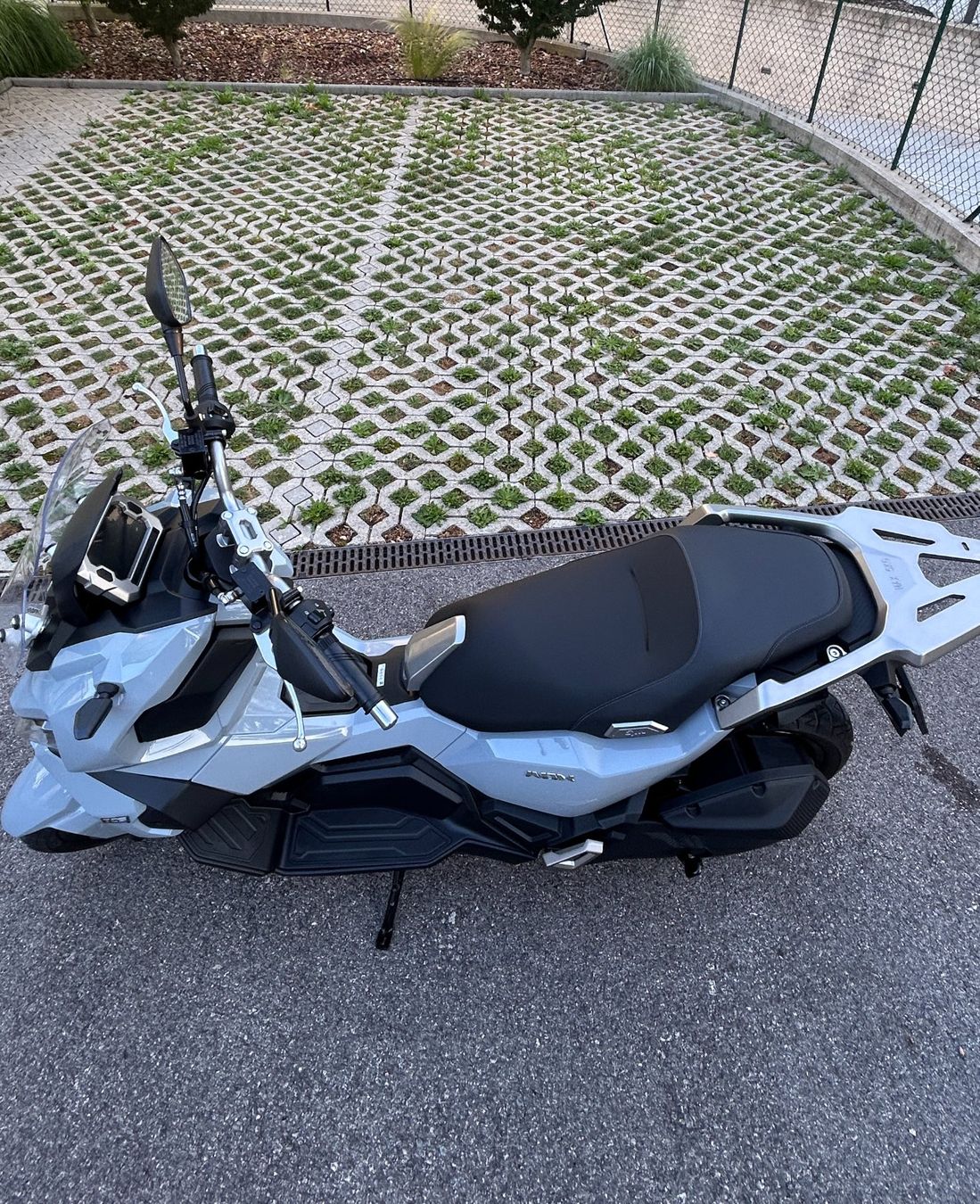 Sym Scooter: Scooter Roller SYM ADX 125 E5+ – Nuovo (secondo la descrizione) da Genestrerio venduto da Zio-Dim 4