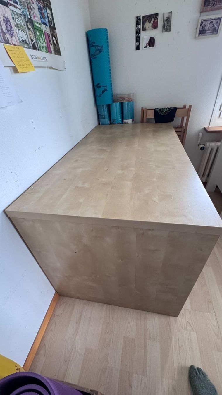 Ikea Scrivanie: Ikea Desk – Usato da St Gallen venduto da Katiuskas 1