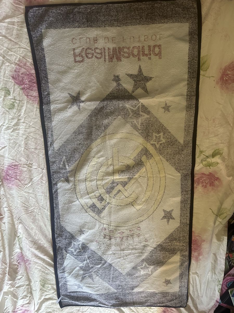 Serviettes de bain: Real Madrid Badetuch 170x 68 – D'occasion à Uster par bek_v2ct 3