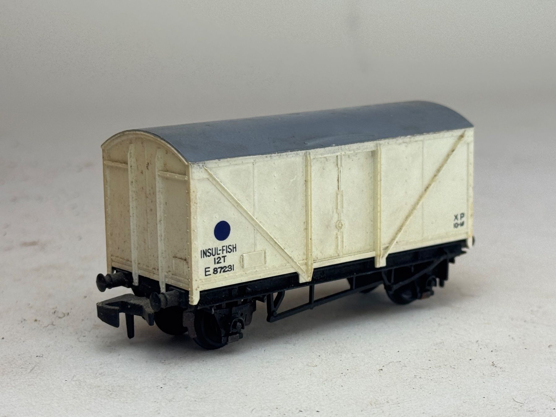 Hornby Modellini di ferrovie: VE1- Hornby gedeckter Wagon weiss – Usato da Elm venduto da Wikmtz 1
