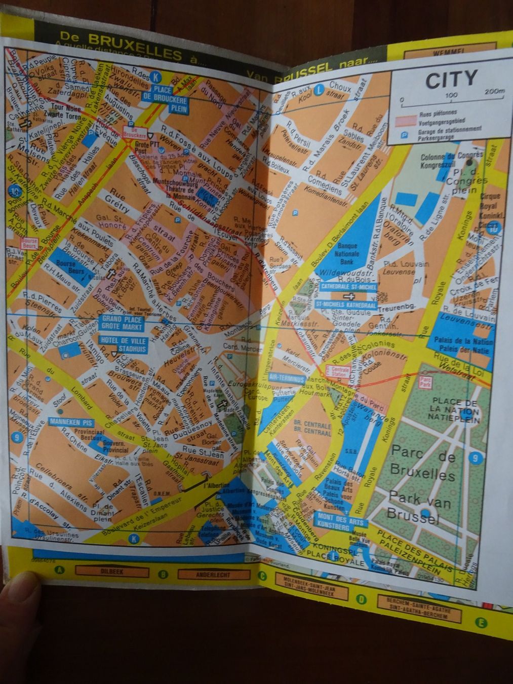 Cartes géographiques & atlas: Falk Stadtplan Brüssel – D'occasion à männedorf par purzelchen 1