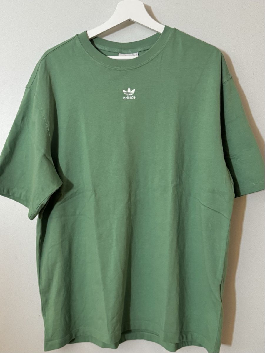 Adidas T-shirt: Adidas T-Shirt – Nuovo (secondo la descrizione) da Luzern venduto da Leaaa