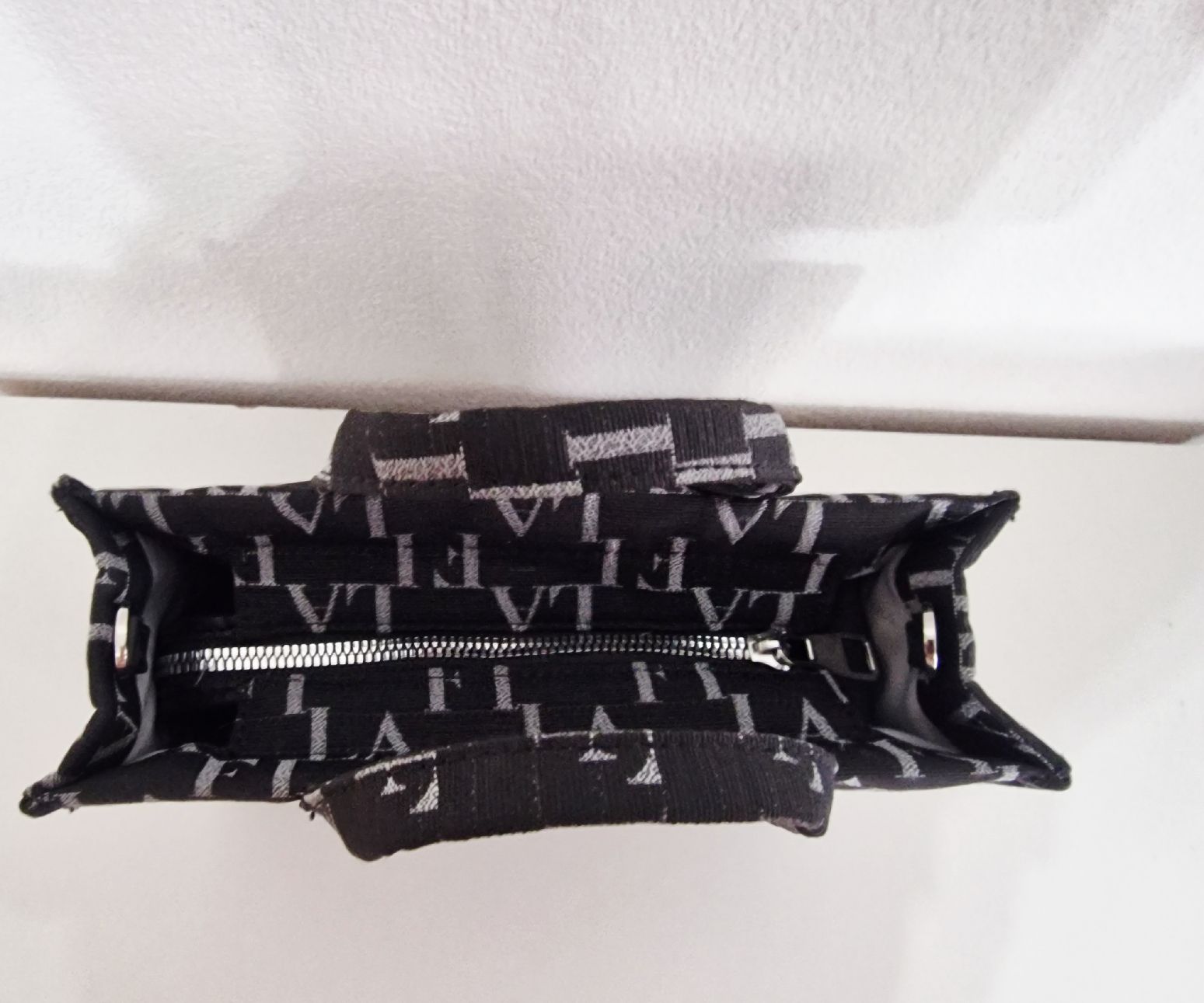 Fila Taschen für Damen: Sac à main Fila , Neuf! – Neu (gemäss Beschreibung) aus Cournillens von jho_tx6d 5
