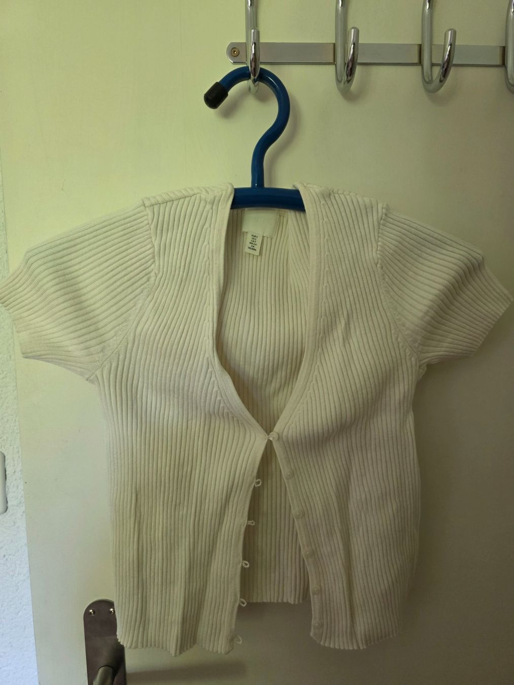 T-shirt: T-shirt – Nuovo (secondo la descrizione) da Mörigen venduto da Sandra_z