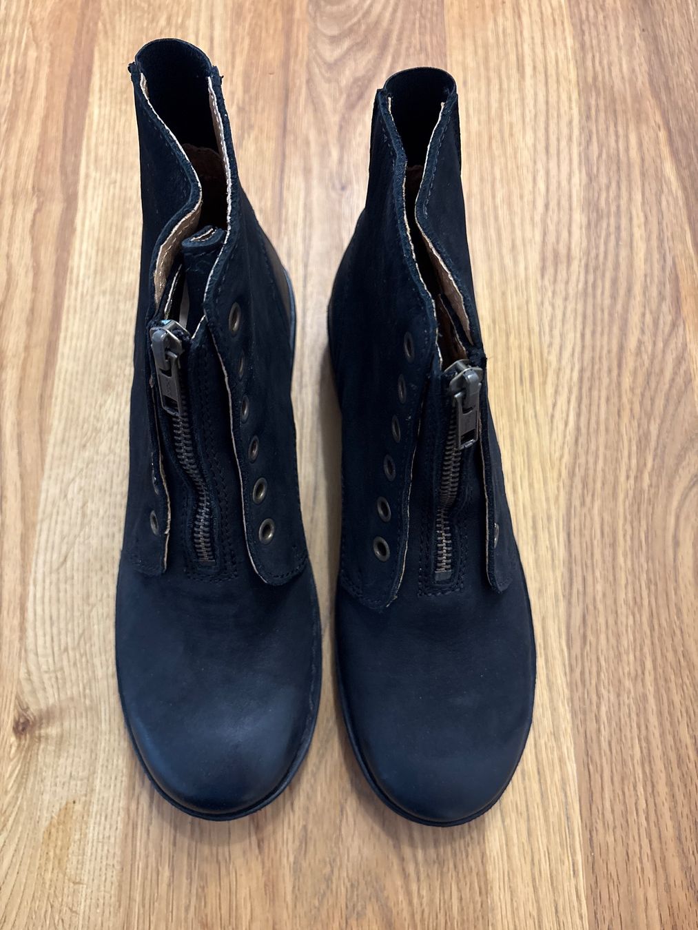 Kickers Damenschuhe: Très jolies Kickers noires T39 – Neu und originalverpackt aus Biel/Bienne von tatilene