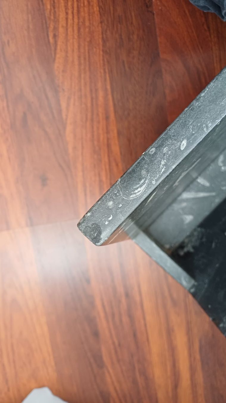 Tavoli: Table basse en marbre  – Usato da La Chaux-de-Fonds venduto da Billoute 2