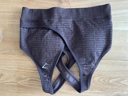 Gymshark Sport-BH braun nahtlos gekreuzte Träger