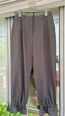 Damen Hosen grau Grösse XL mit herzigen Details 