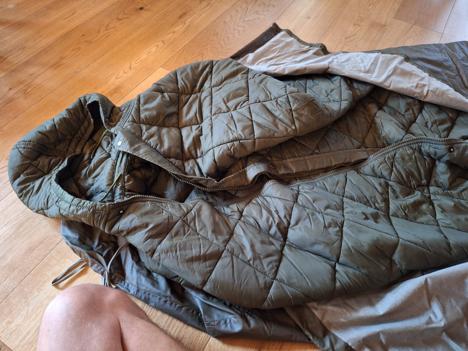 Schweizer Armee Sacchi a pelo: Schweizer Armee Schlafsack mit Aussenhülle – Usato da Steinen venduto da Cornel85 1