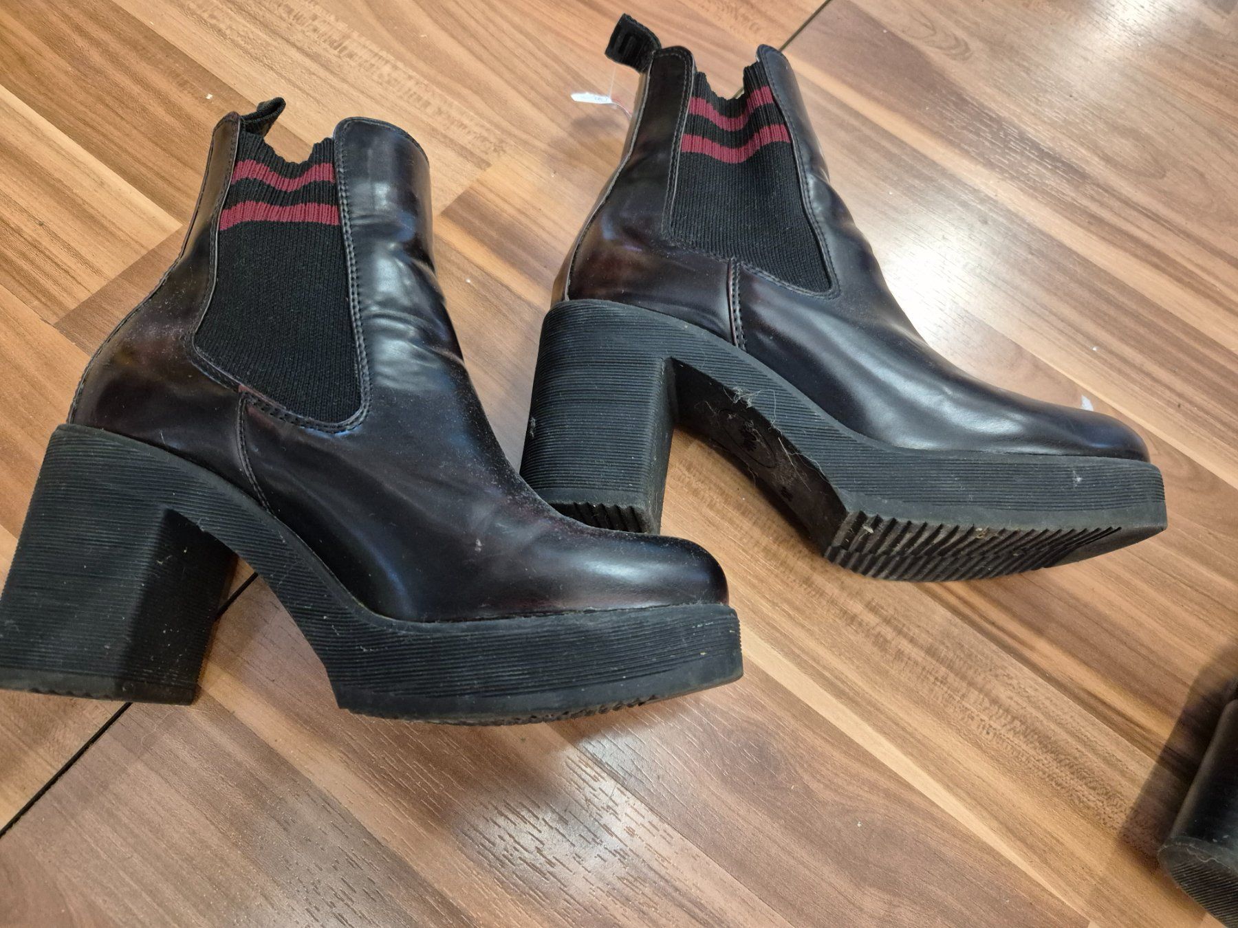 Buffalo Scarpe da donna: 1 Paar Stiefeletten  gr36 Buffalo B14 – Usato da Schwarzenburg venduto da Flamingo07 2