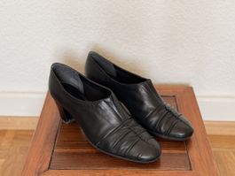 Elegant Soft Comfort Black Leather Heel Shoes, Size 40