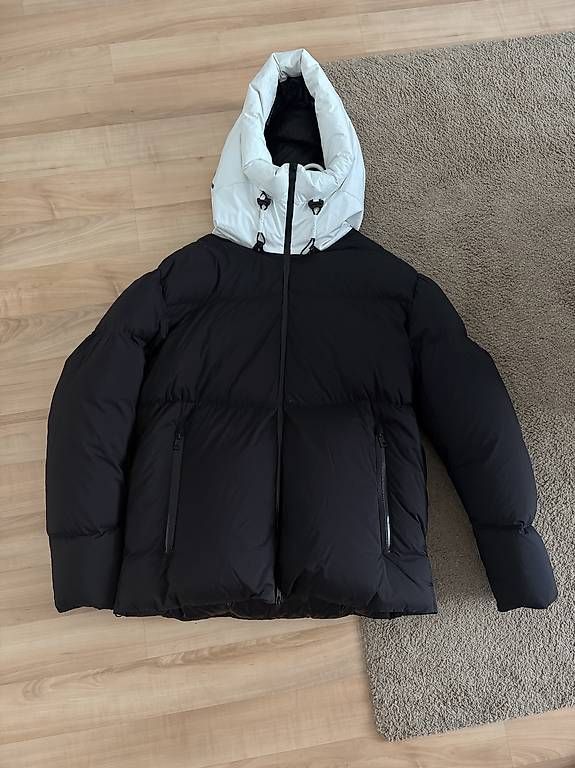 Giacche: Doudoune Moncler  Bicolore Noir/Blanc – Usato da Bienne venduto da Lucaplm 1