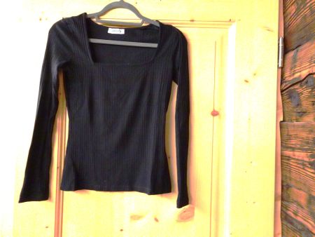 Schwarzes Basic Langarmshirt von Edited Gr. 38 - 42631