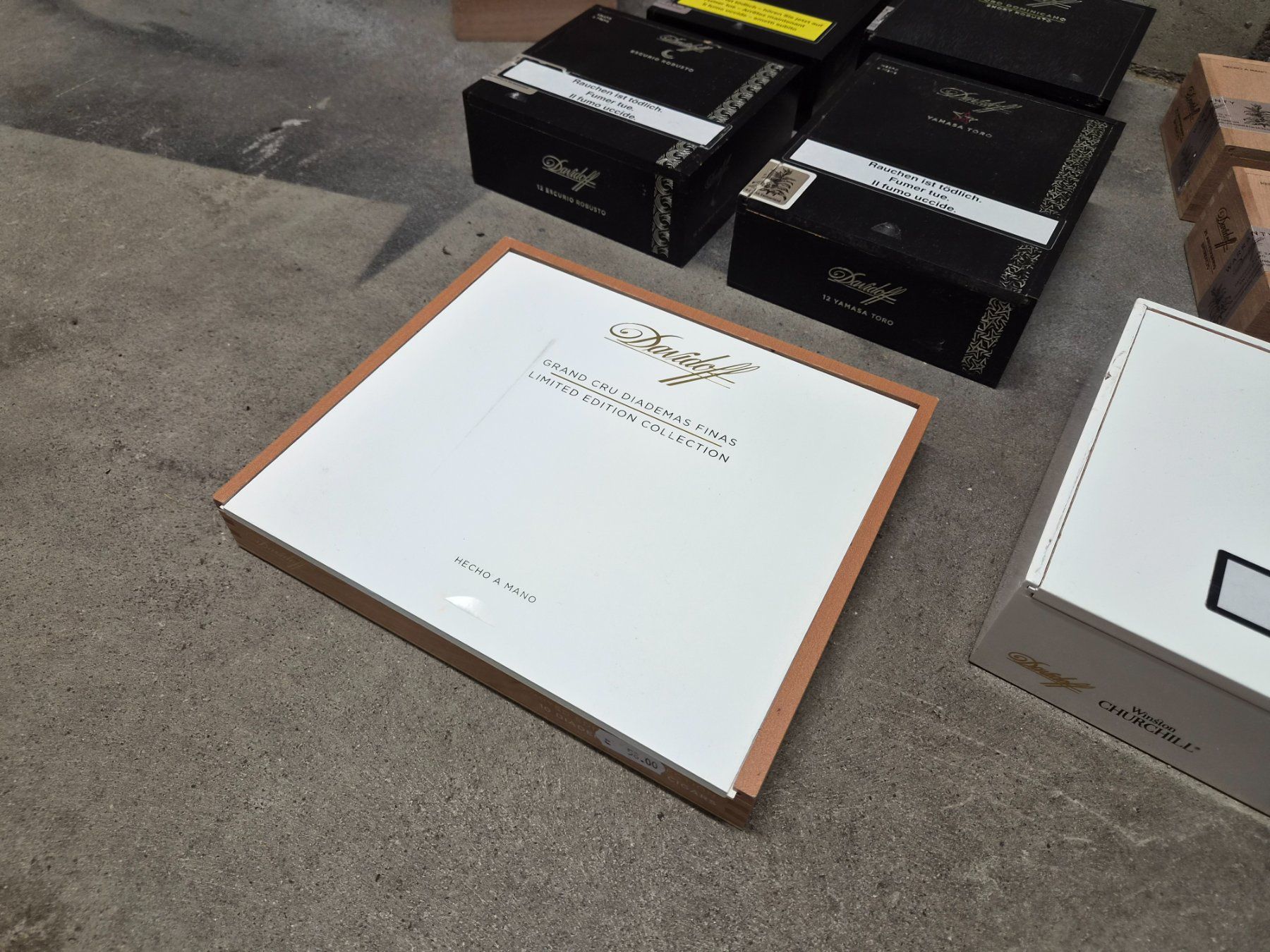 Sonstige Tabakwaren: 12 x Davidoff Zigarrenkisten mix – Gebraucht aus Wetzikon ZH von Tothart 1
