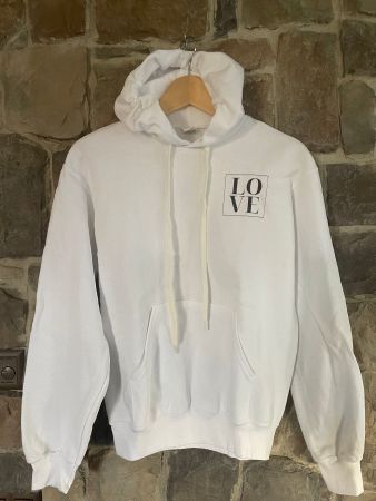 Hoodie in weiss mit Aufschrift Love/Neu