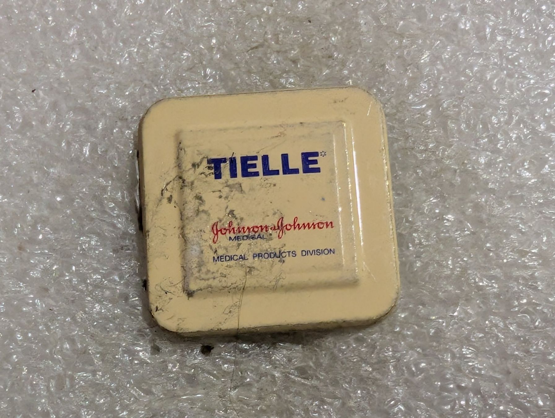 Placchette & Badge: Ansteckpin 243: Tiele – Usato da Oppligen venduto da Pin-Fall-Shop